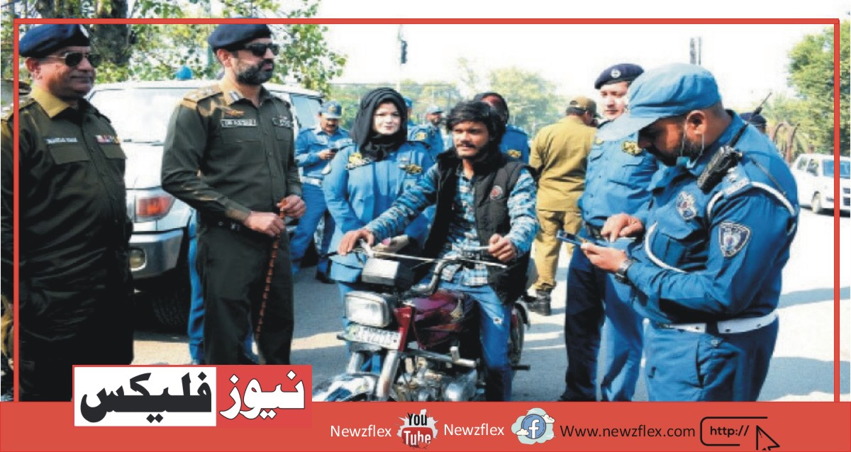 لاہور ٹریفک پولیس نے ایک ماہ سے بھی کم عرصے میں موٹر سائیکل سواروں کے 99 ہزار چالان کیے